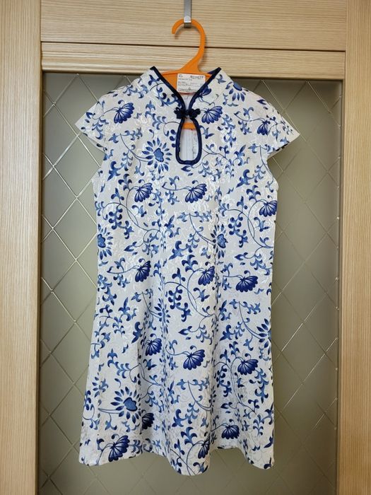 Для девочек одежду продам. Б/ у. , в хорошем состоянии.