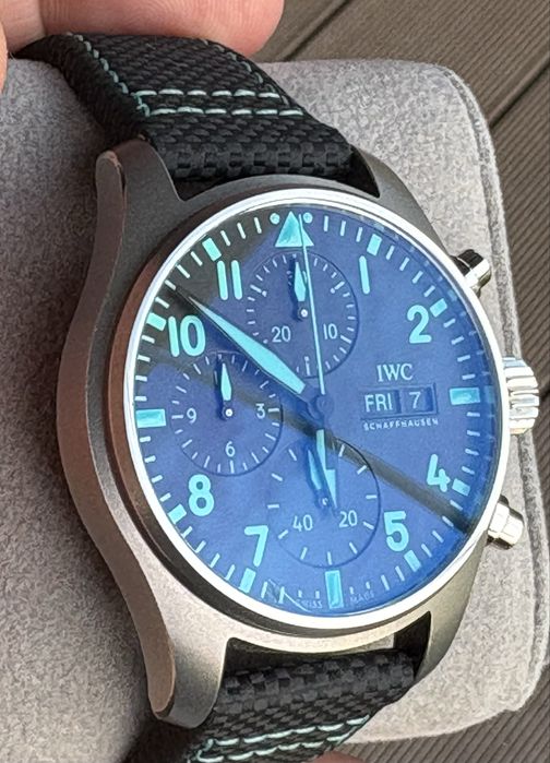 Vand ceas IWC editie limitata AmgPetronas Merceses Lewis Hamilton team