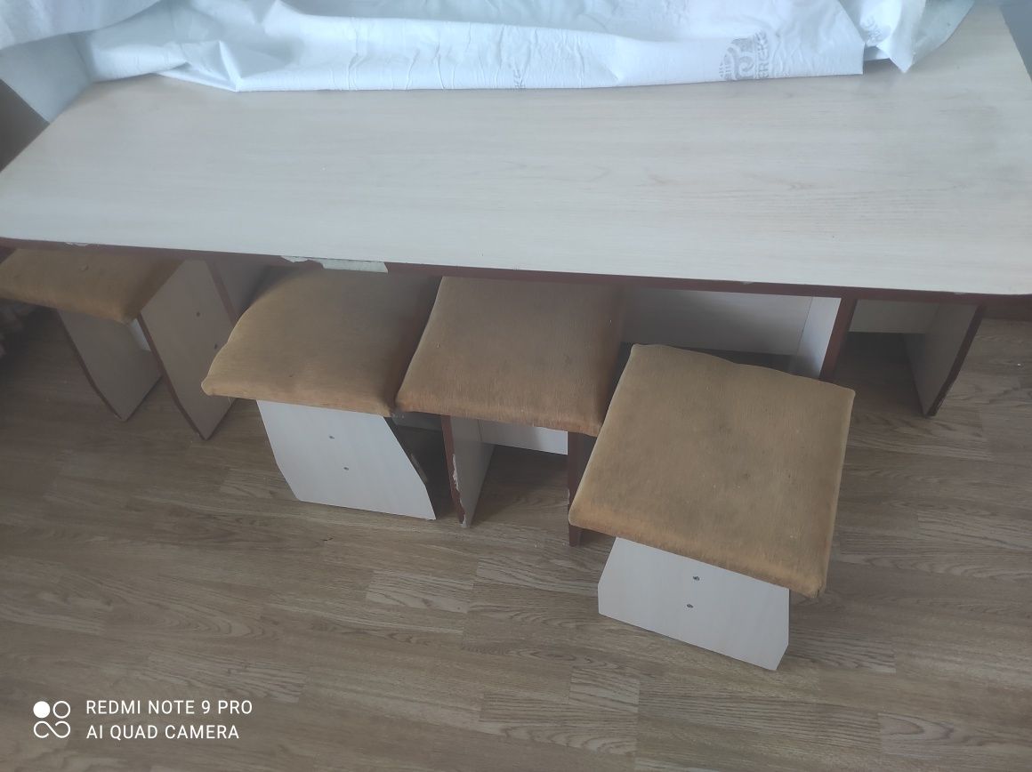 Продам стол на кухню