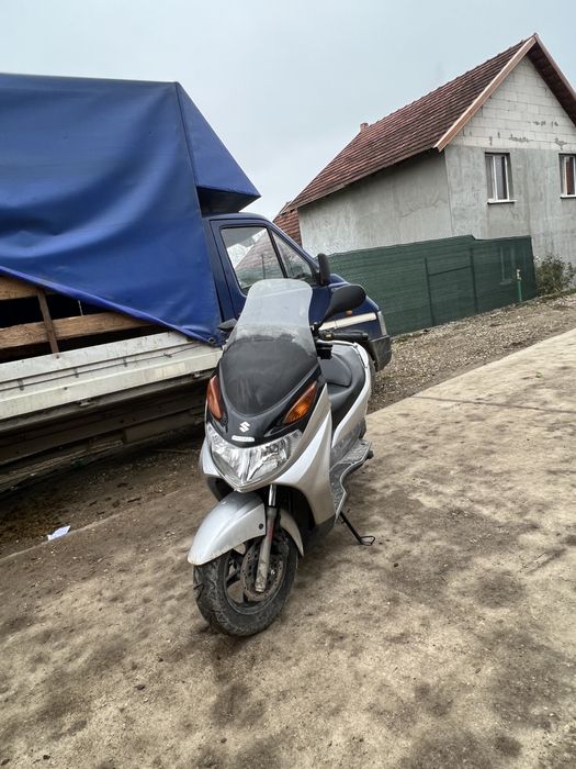Vand scuter suzuki de 150c