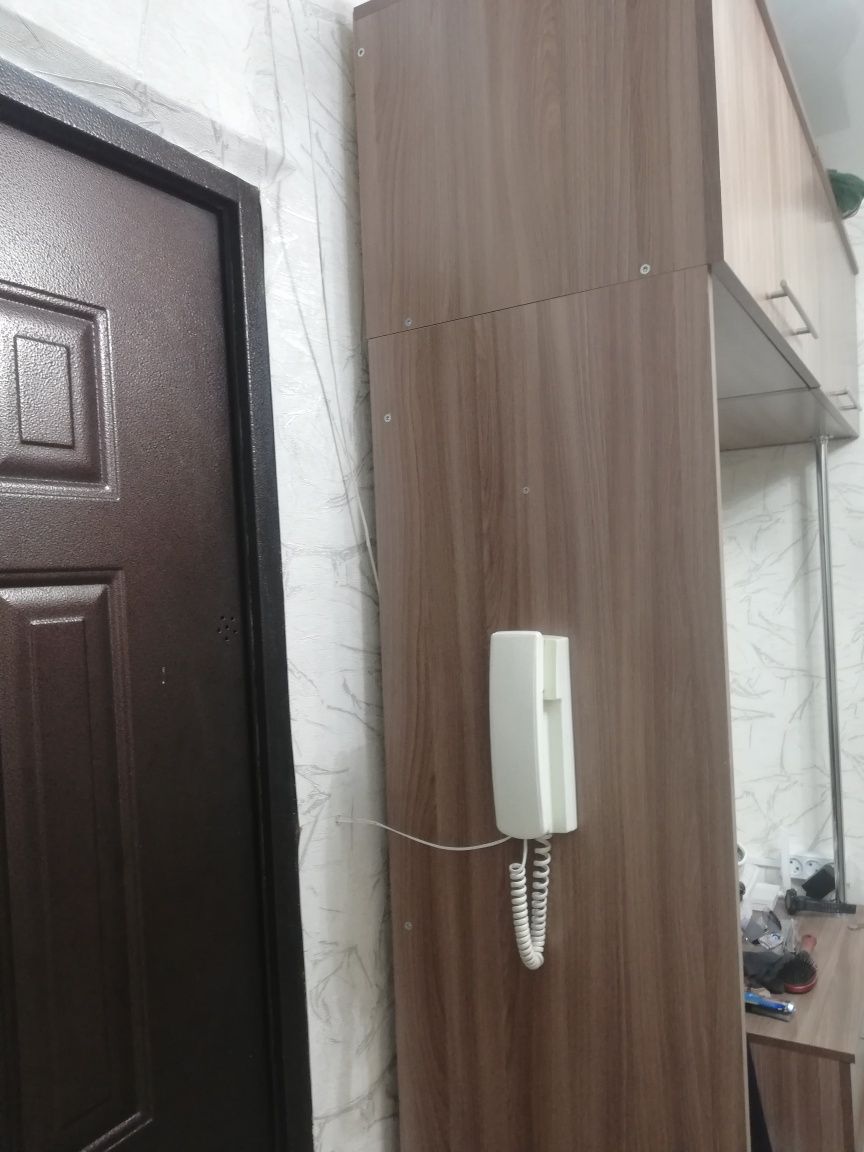 Продам прихожую б/у