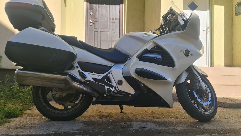 Honda ST1300A Pan European