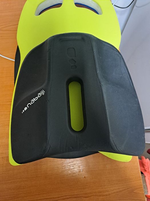 Pluta  inot pentru piscina