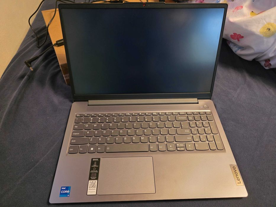 Laptop IdeaPad Slim 3 15IRH8