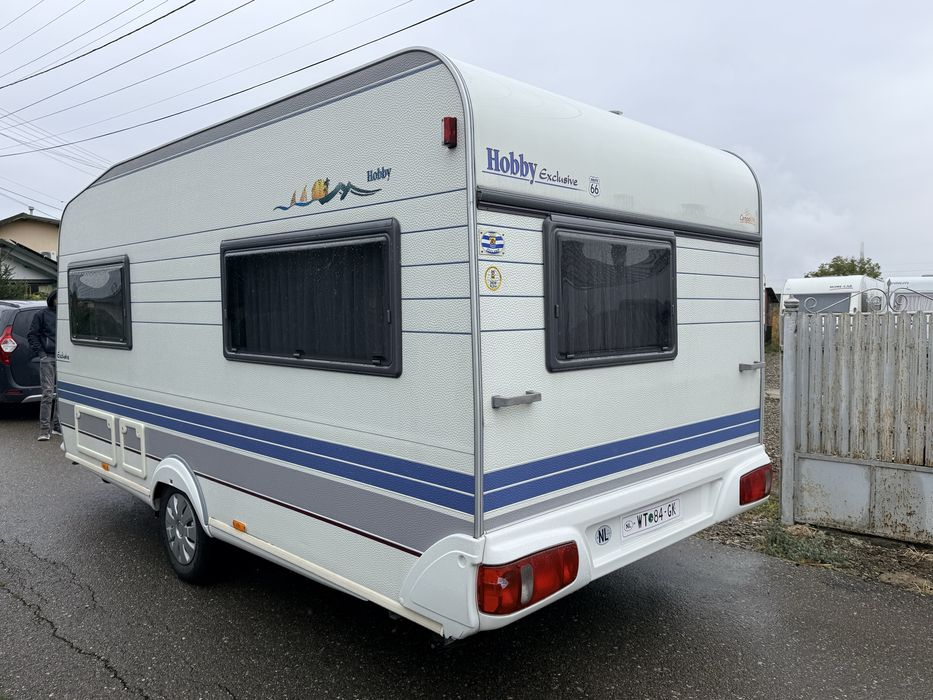 Rulota Hobby Exclusive 440,an 1998,4 pers,fransbed,cadita dus,dus