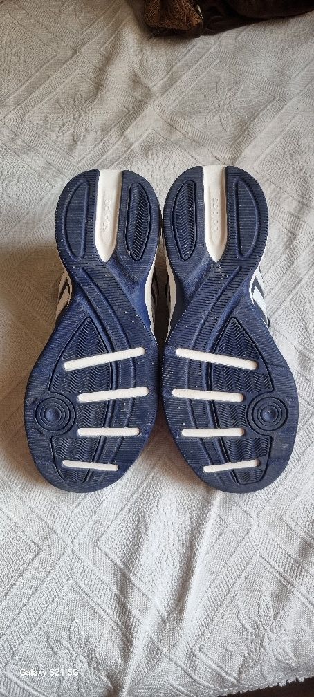 Маратонки adidas