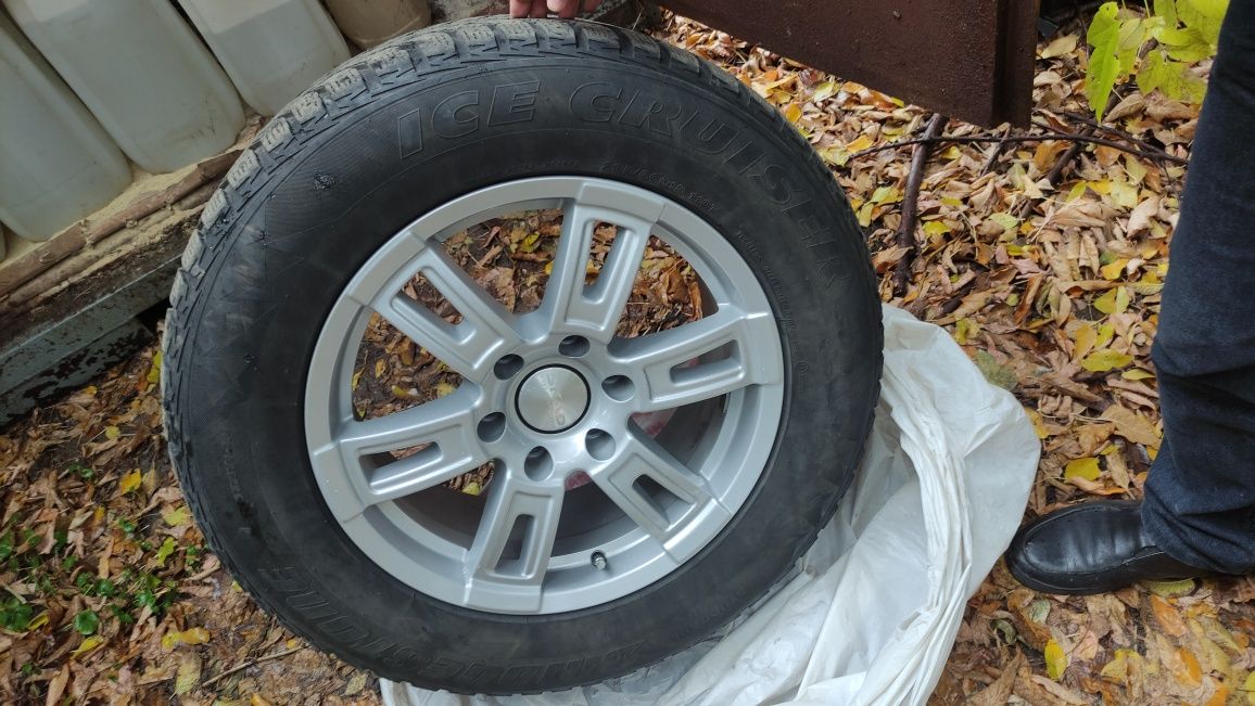 Шипованные зимние шины Bridgestone