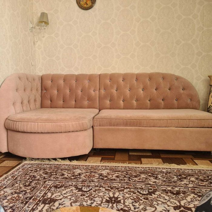 Продам диван в гостиную