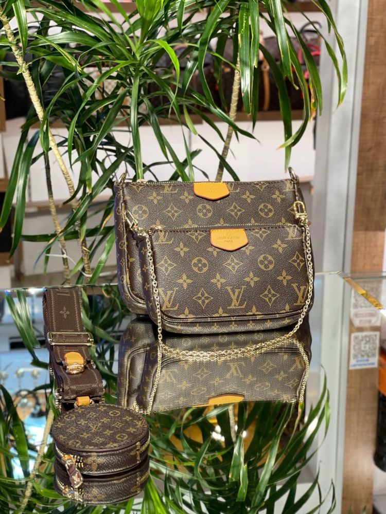 Geanta Louis Vuitton Noua !!! Dimensiuni 22/16 !!!