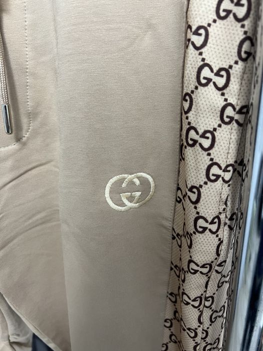 Compleu GUCCI super calitate