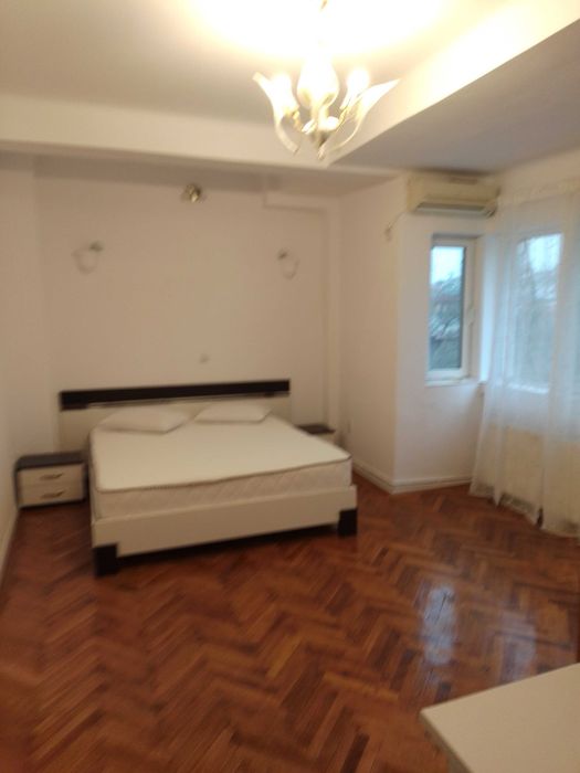 Titulescu Calea Grivitei apartament in vila 200 m metrou Basarab
