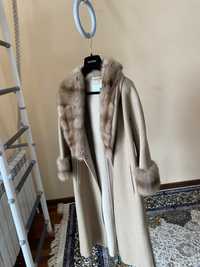 Пальто Манзани Италия  из натуральной  шерсти, мех соболиный .