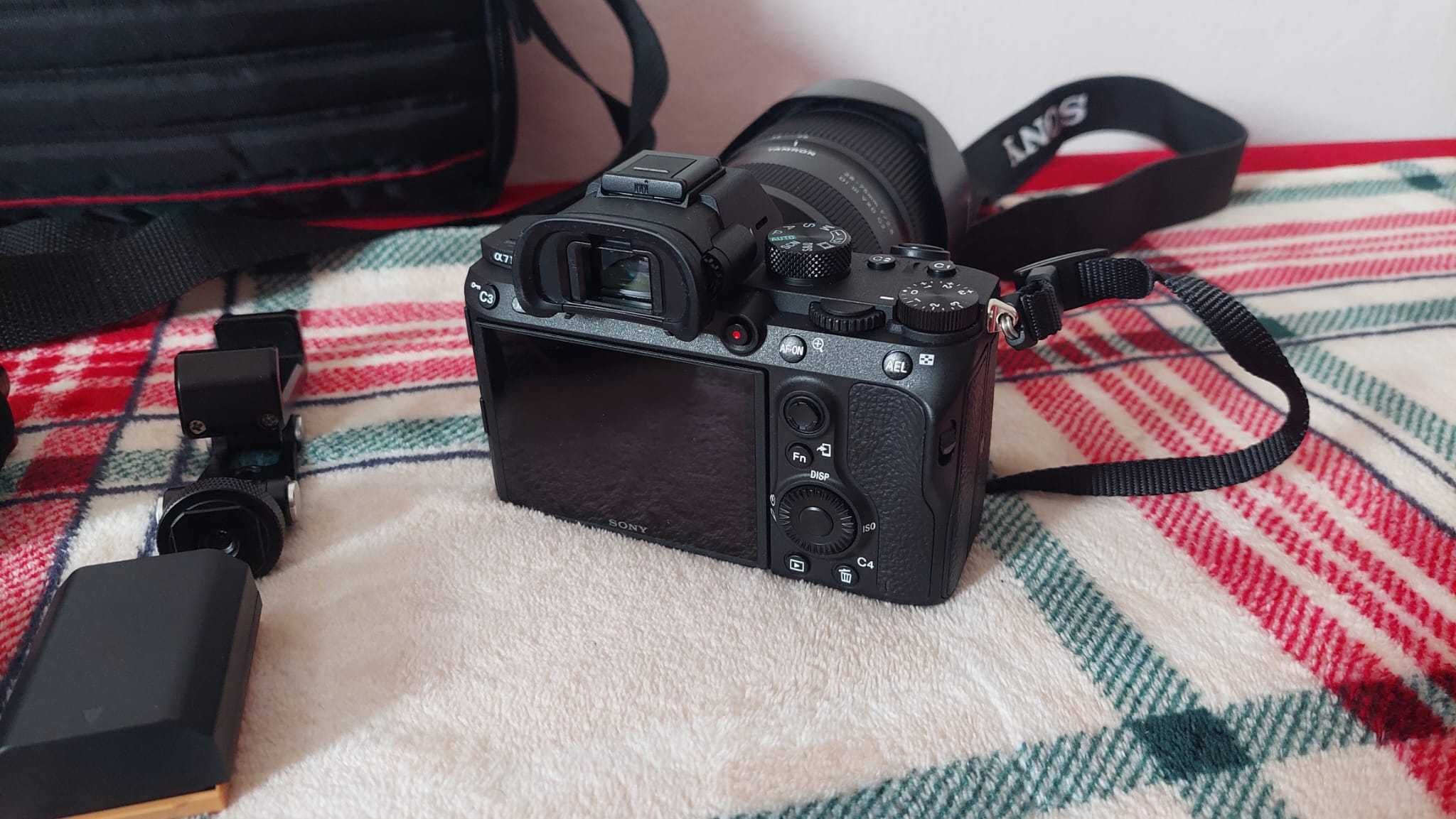 Aparat foto Sony A7III + Obiectiv Tamron 28-75mm F2.8 + accesorii