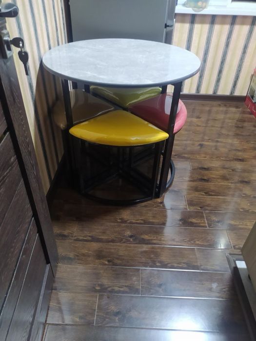 Квартира продается 51-м2 жк Хонсарой Юнусабад 19-кв  мебелью и техника