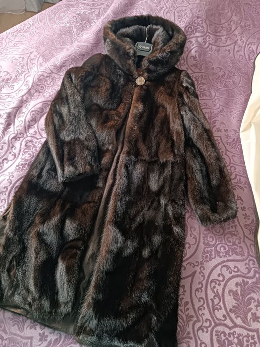 Норковая шуба в хорошем состоянии.