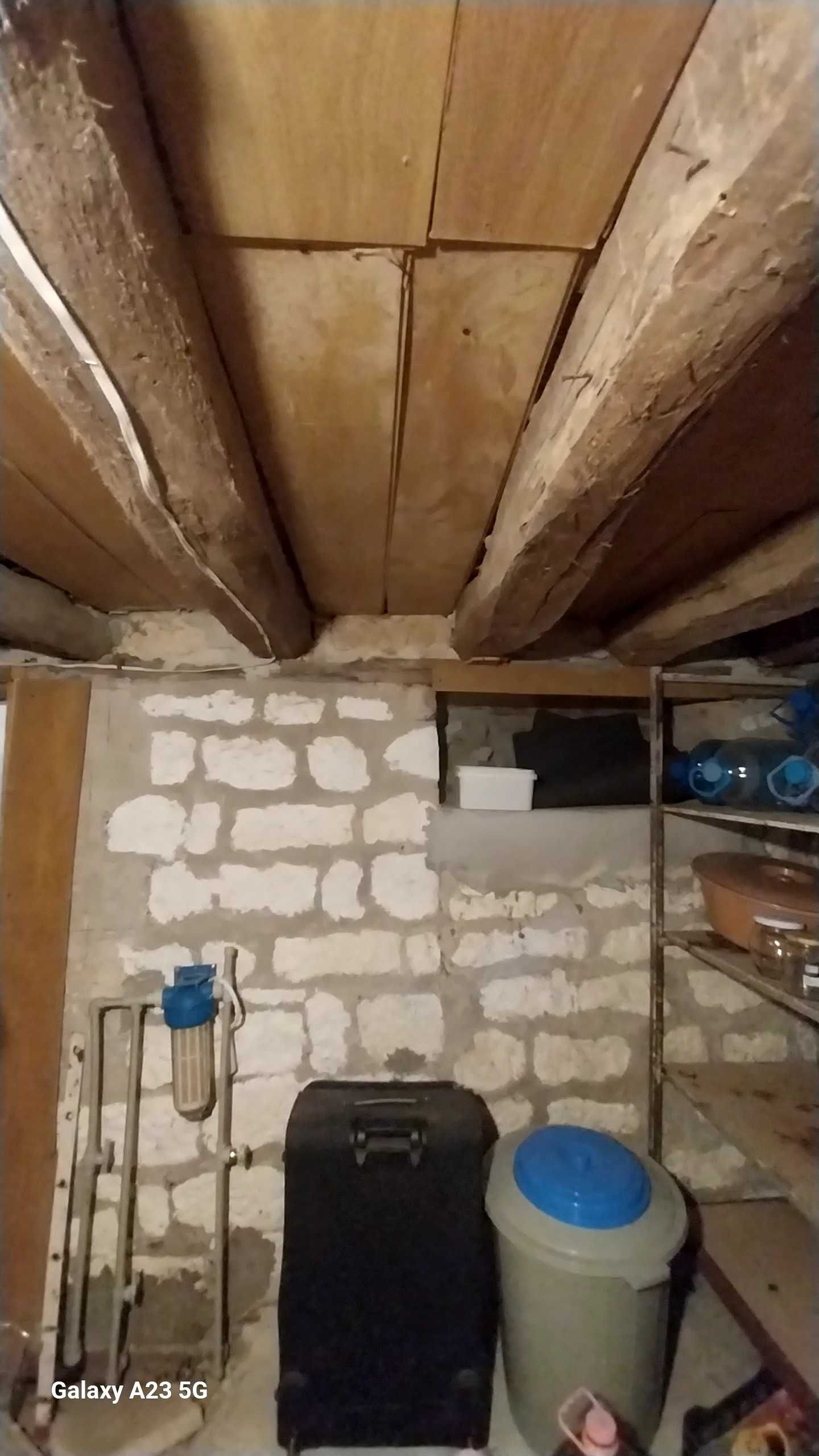 Продавам къща с голям двор в село  9293 Стефан Караджа.