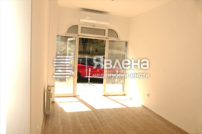 Дава се под наем Магазин в София, Иван Вазов - 22 кв.м за 395 € - Снимка #3