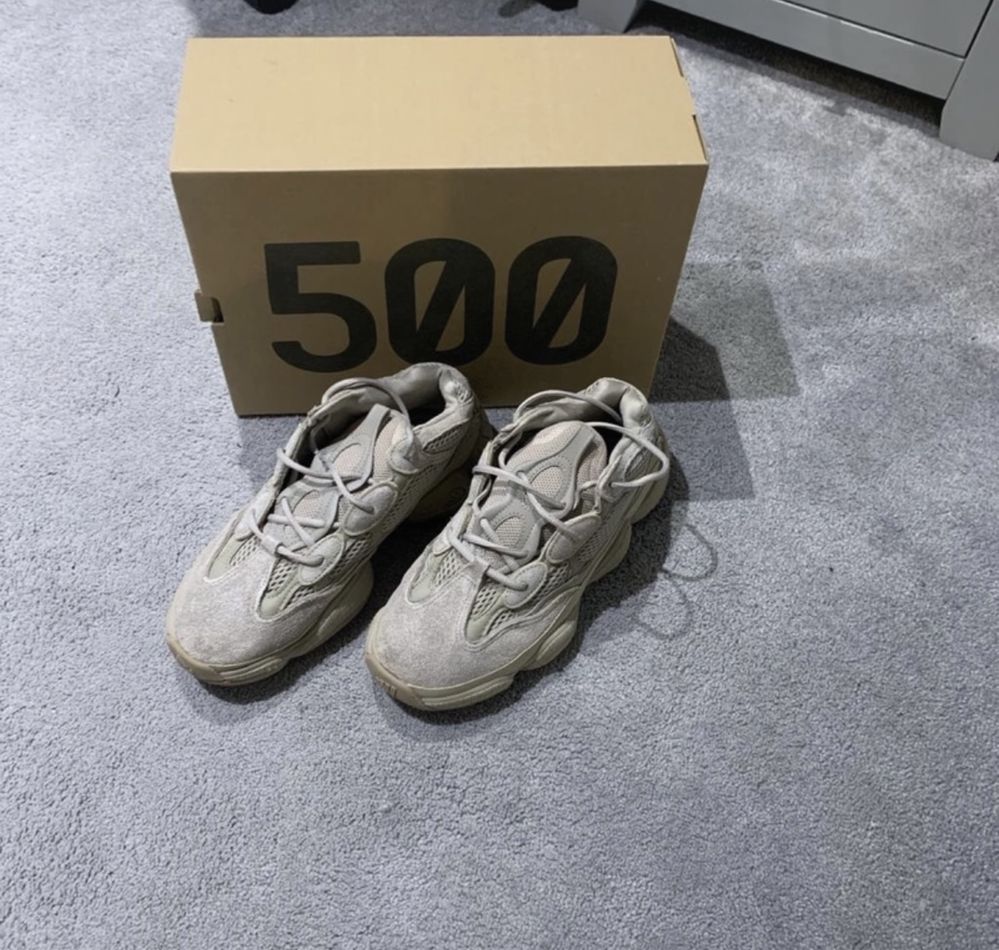 Vând yeezy 500, crem/beije