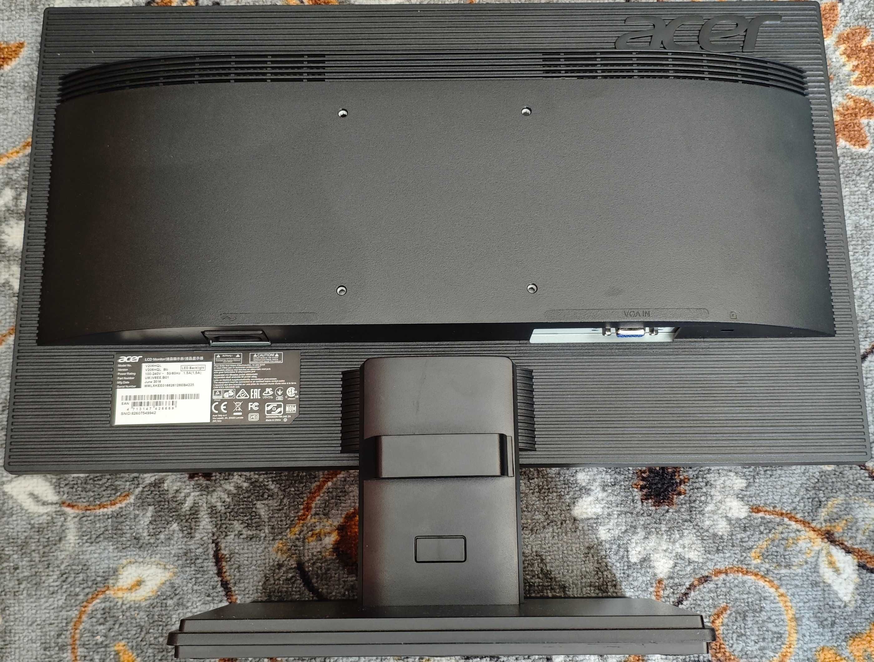 Продавам Компютър LENOVO ThinkCenter E93 с Монитор Acer V206HQL