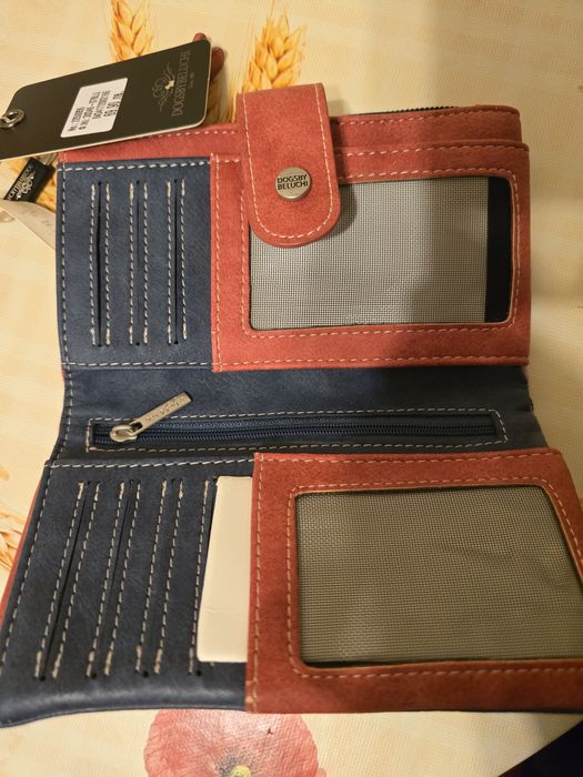 Продавам нов дамски портфейл анеке, среден размер