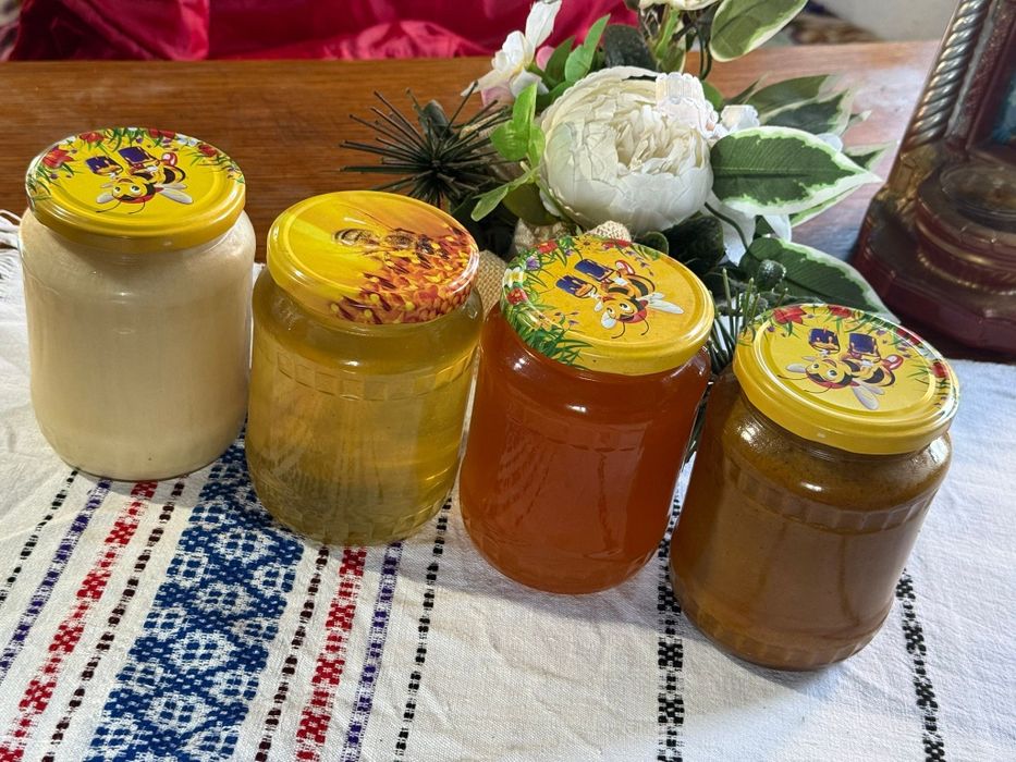 Miere și familii de albine