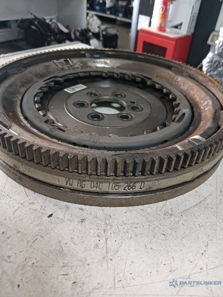 Volanta VOLKSWAGEN GOLF VII (5G1, BE1) [ 2012 - > ] TSI (CHZK) 63KW|86HP OEM 04c105266d