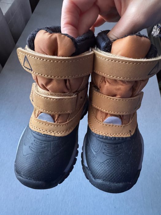 Боти за момче 22 номер