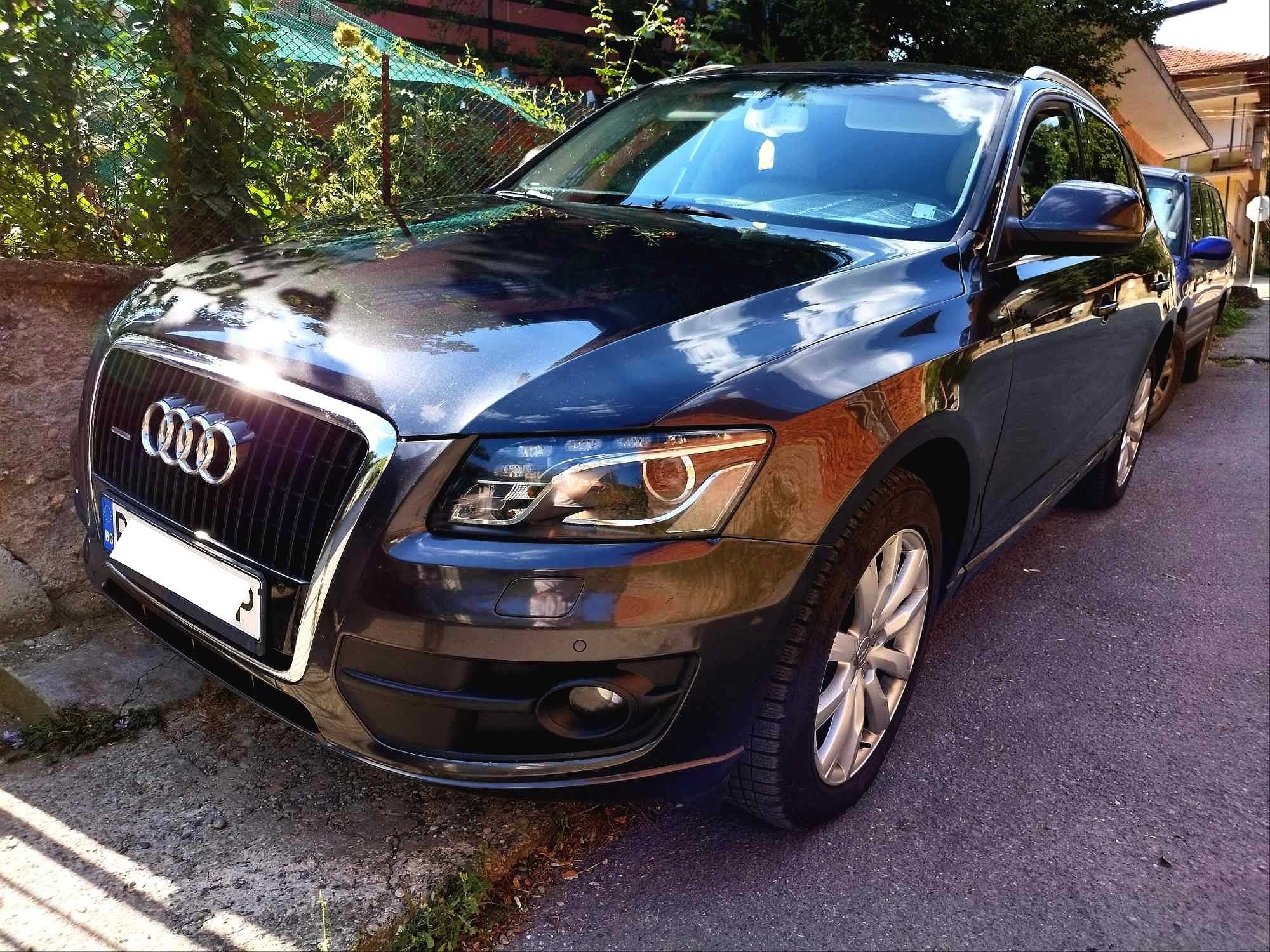 Джип Audi Q5 черен дистроник