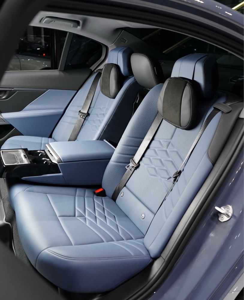 BMW i5 M 35L full option
