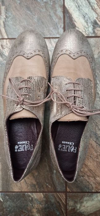 Дамски обувки златисти