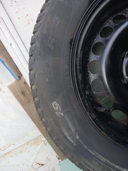 Vând roti iarna195/65 r15