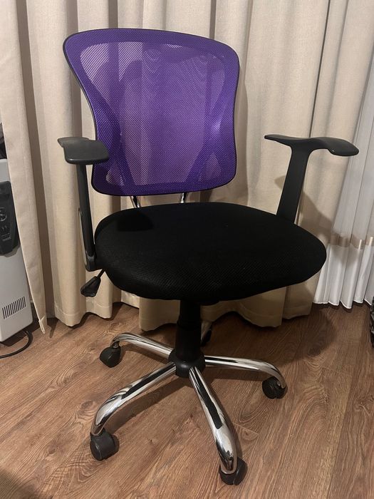 Ергономичен офис стол