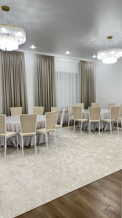 Сдаю в аренду столы со стульями!