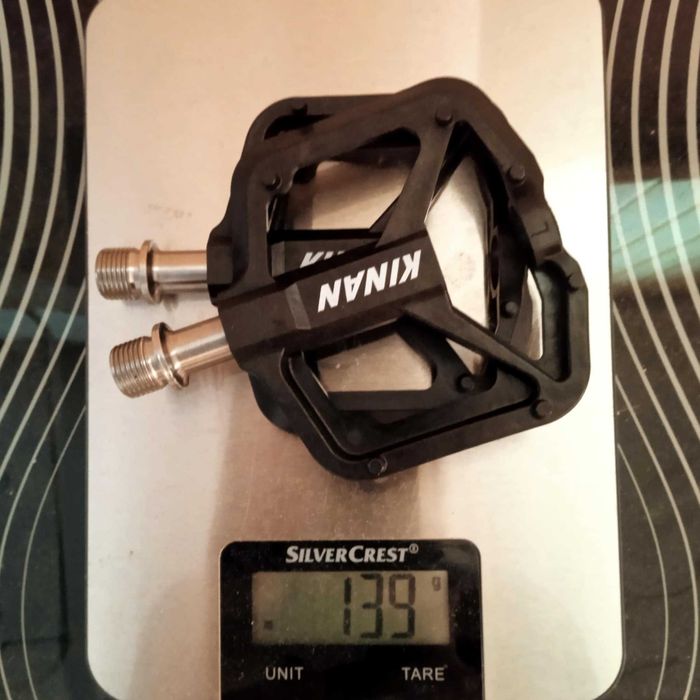 Карбонови педали, титаниева ос 140g