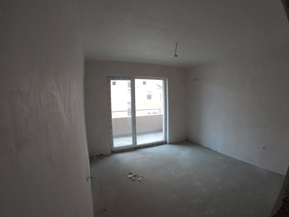 Продава се Тристаен апартамент в Пловдив, Остромила - 99 кв.м за 1000 €/кв.м - Снимка #1