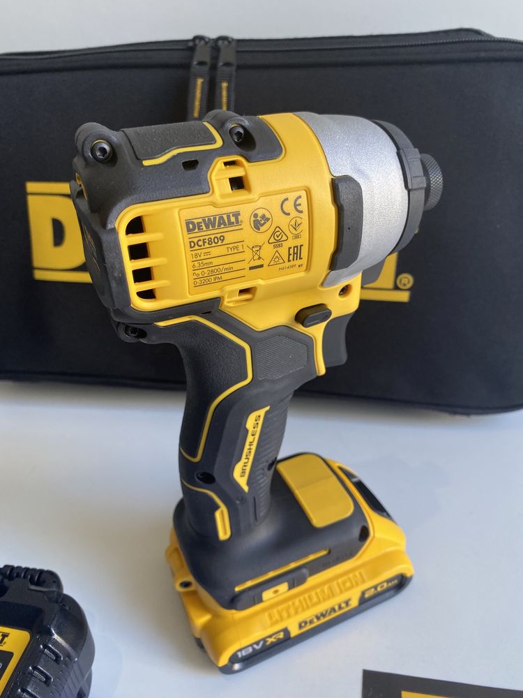 Импакт / Винтоверт DeWALT DCF809 18V XR + Батерия , Зарядно и Чанта