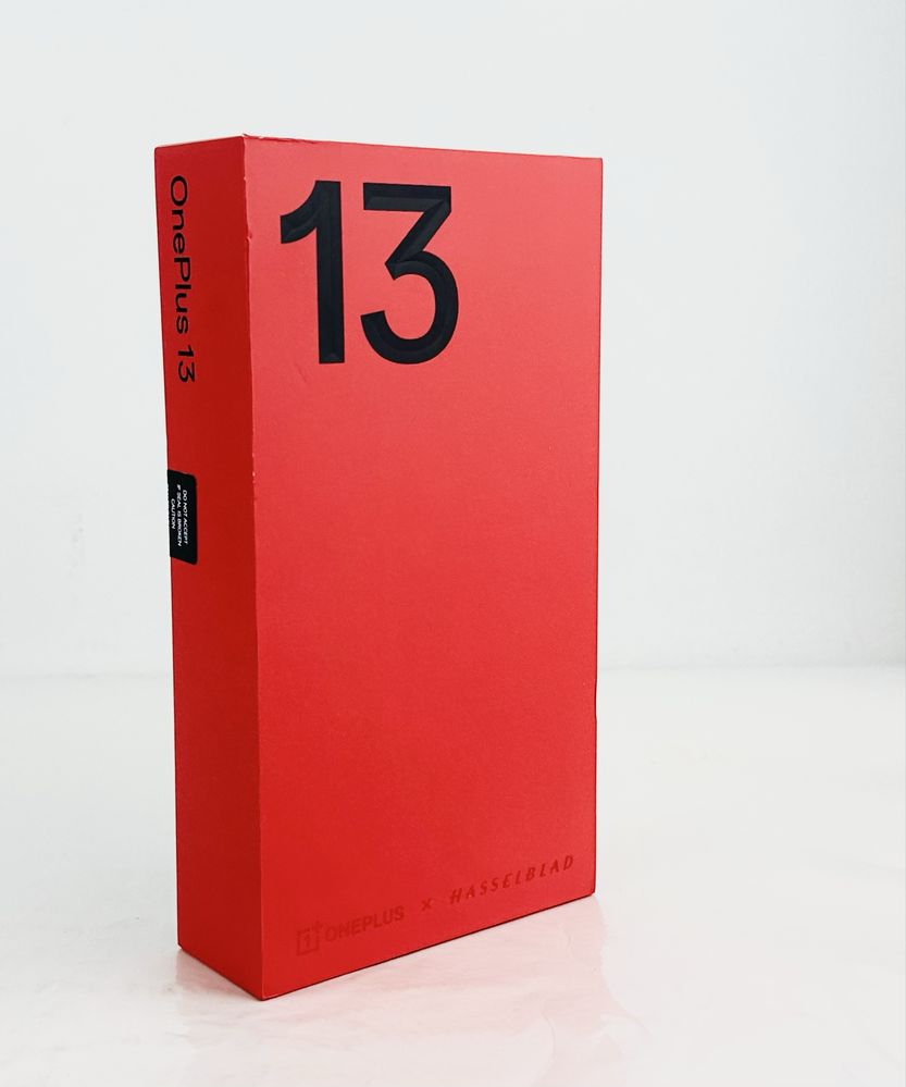 НОВ! OnePlus 13 5G 12RAM 256GB Black Eclipse Гаранция!