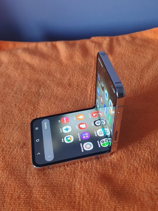 Samsung galaxy z flip 5 impecabil