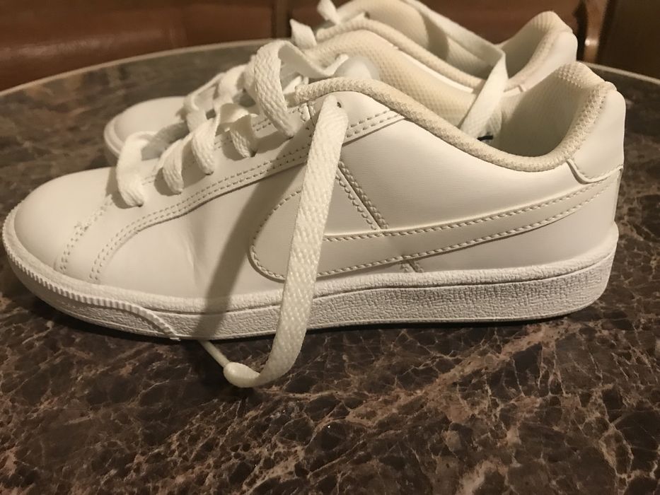 Adidasi Dama Nike marime 35,5