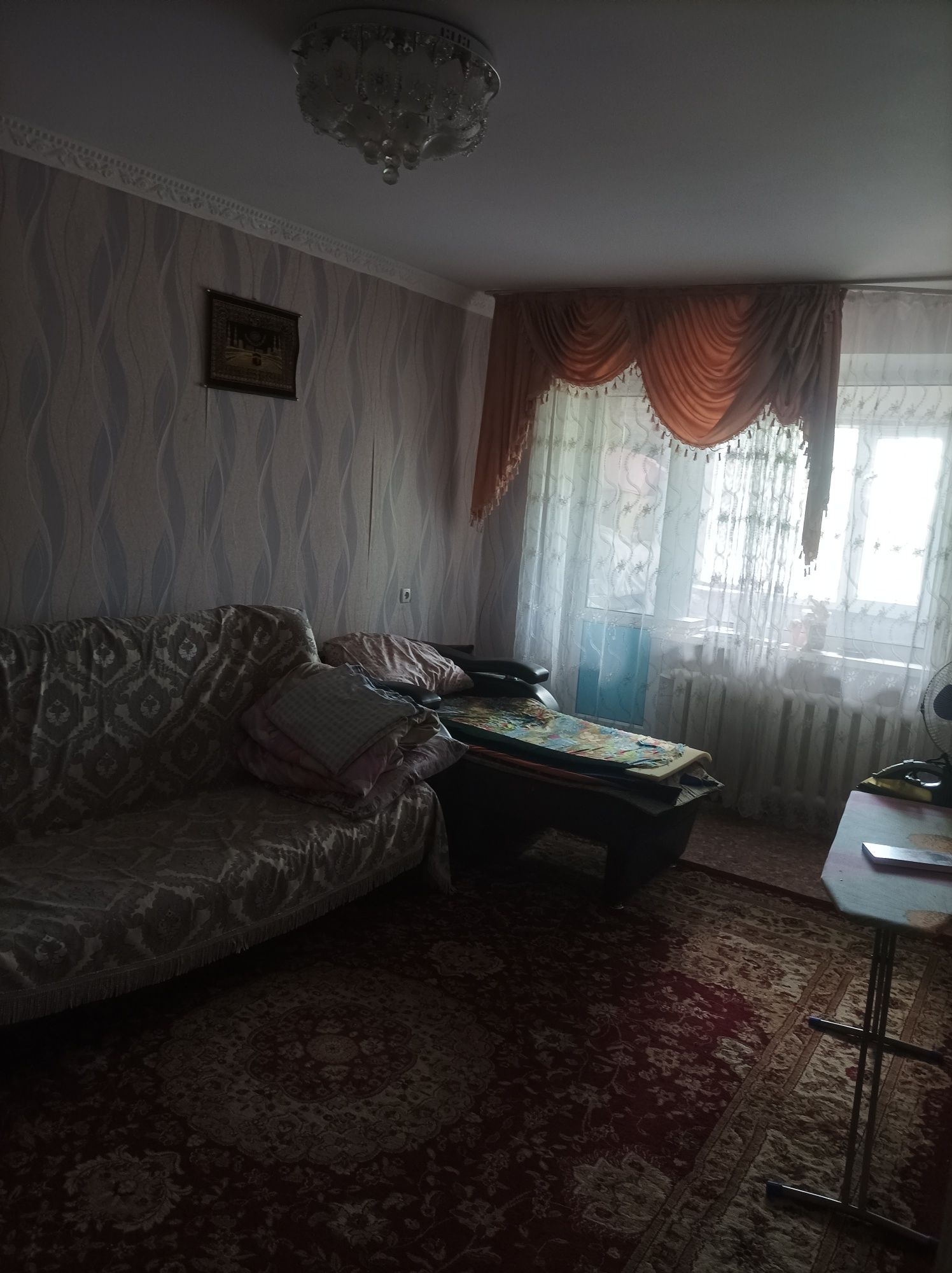 Продам 2 комнатную квартиру .  Срочно