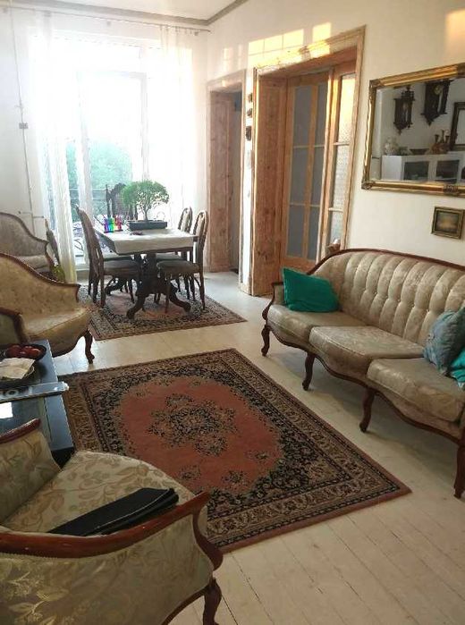 Продава се Тристаен апартамент в София, Център - 120 кв.м за 4000 €/кв.м - Снимка #1