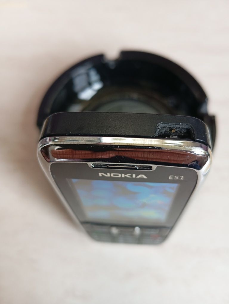 Telefon Nokia E 51