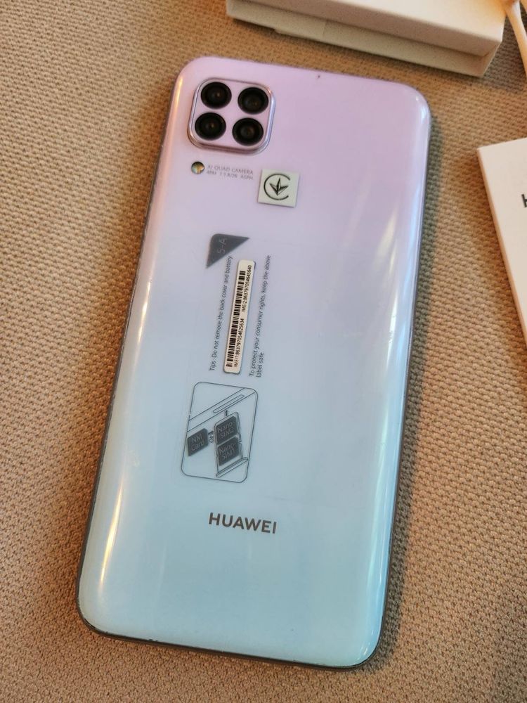 Продавам телефон huawei p40 lite