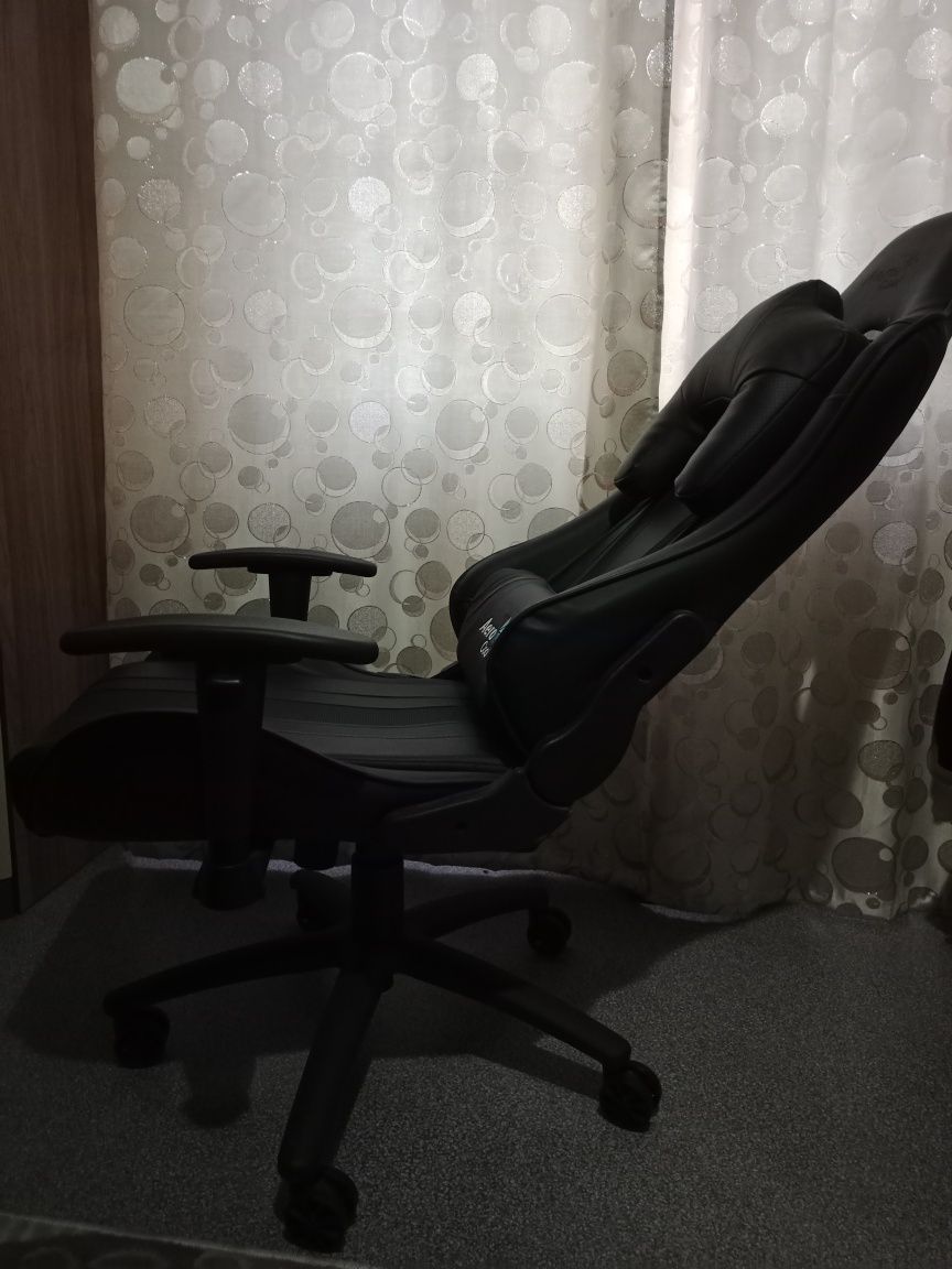 Игровой стул AeroCool AC120(Black)