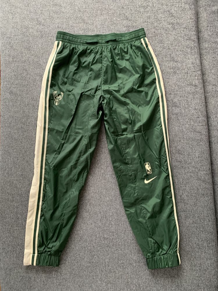 Pantaloni Nike Nba noi cu eticheta