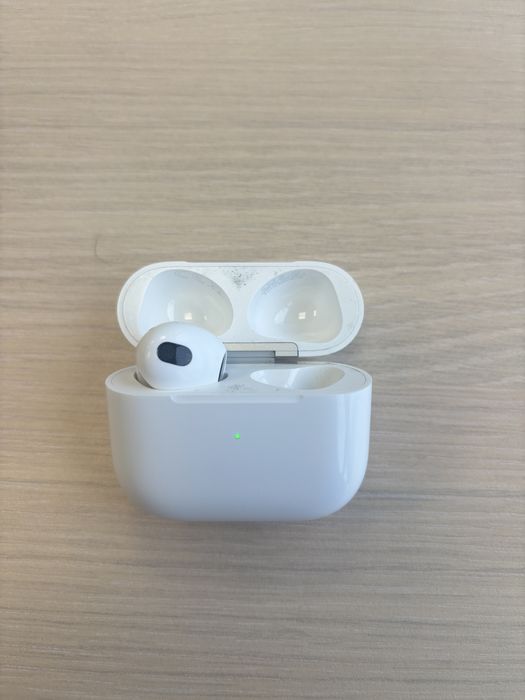 Airpods 3 casca stanga + case. Model A2566