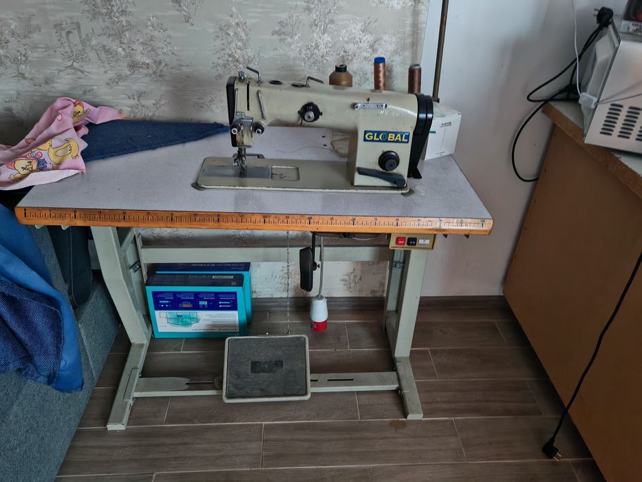 Se vinde masina de cusut 380 V