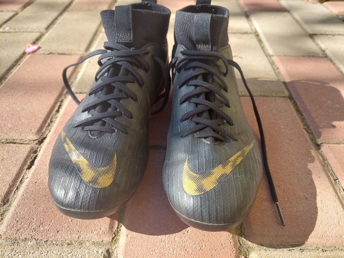 Ghete fotbal copii, Nike, mărimea 35,