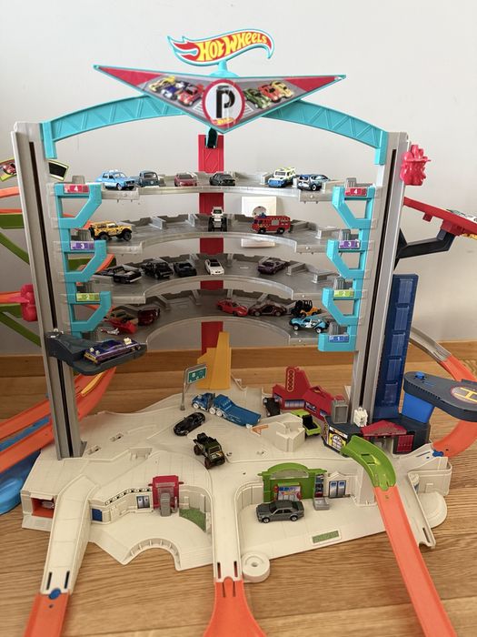 Parcare / Garaj Hot Wheels Ultimate Garage