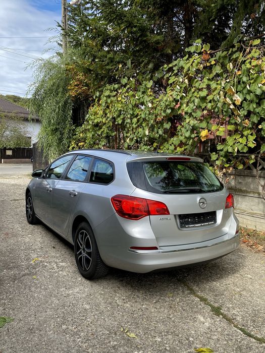 Opel Astra J Sports Tourer 2014 1.7 cdti